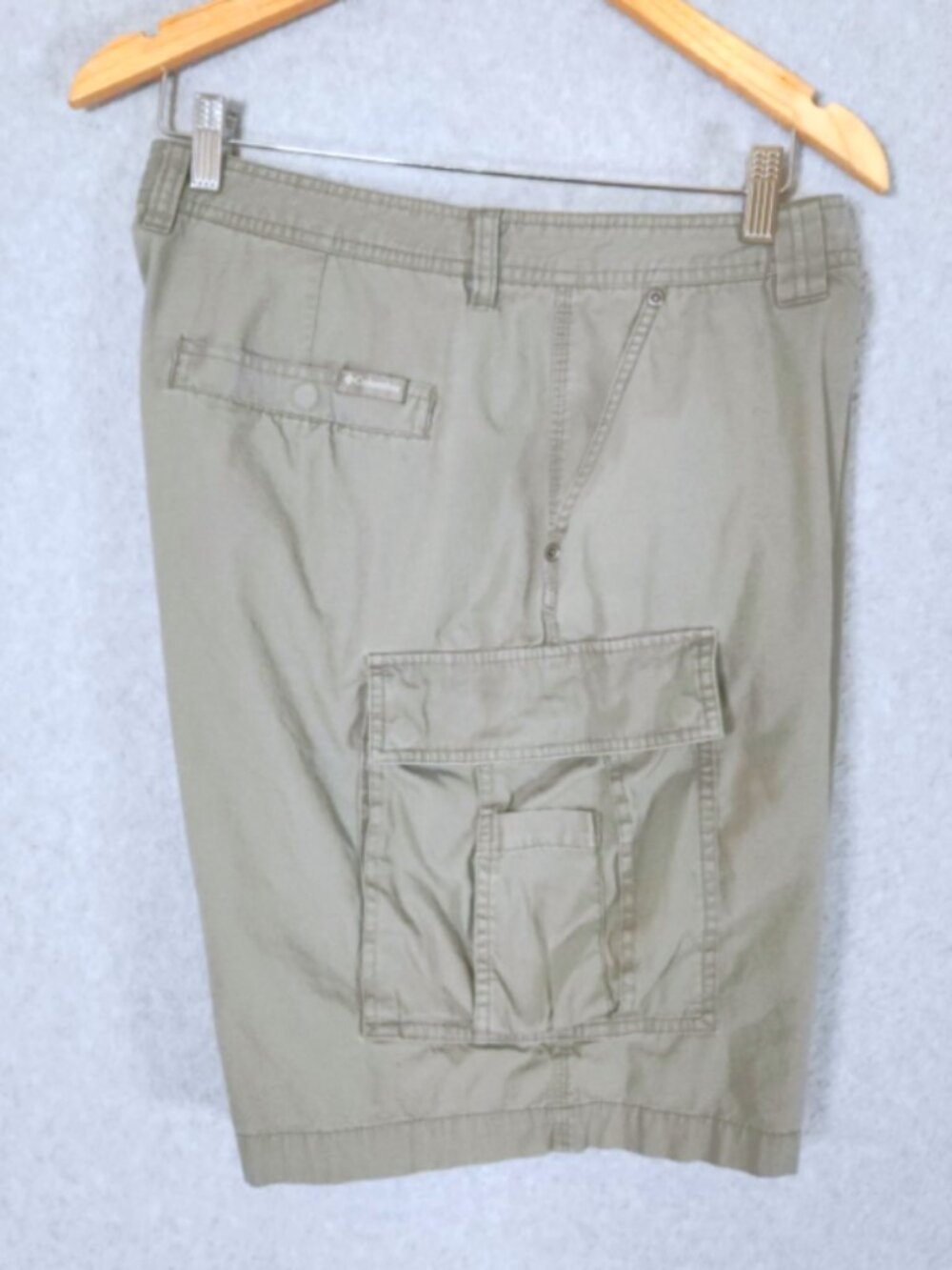 Columbia Cargo Shorts Men's Size 36 Olive Green 100% Cotton